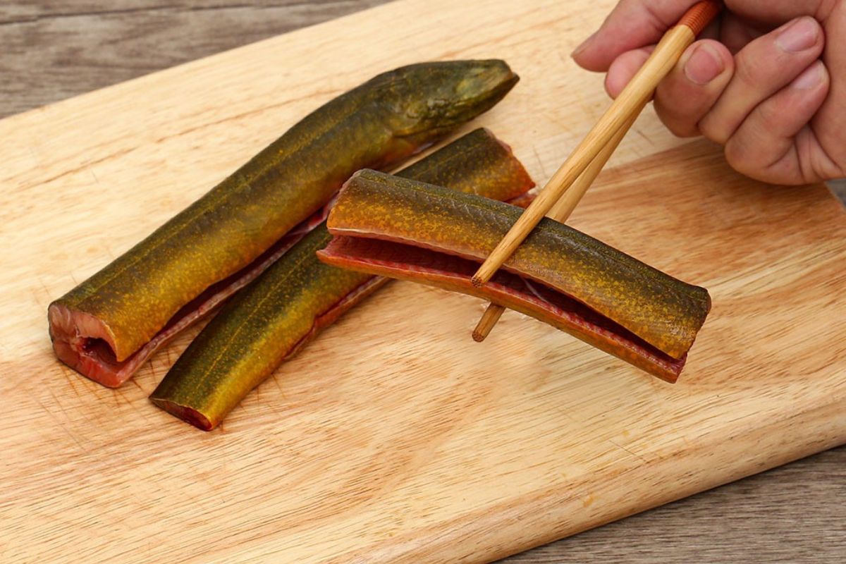 Cách om lươn chuối đậu ngon và không bị tanh